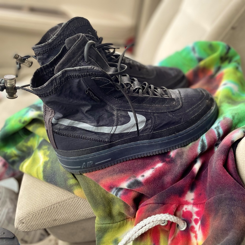 WOMENS NIKE AIR FORCE 1 SHELL BQ6096-001 size 8